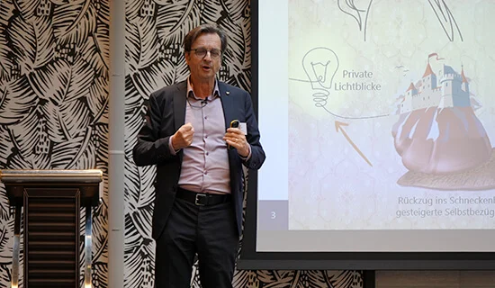 „Intellektueller, Psychologe, Unternehmer, Therapeut“